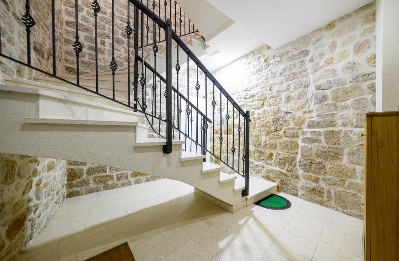 Apartments Festum シベニク エクステリア 写真